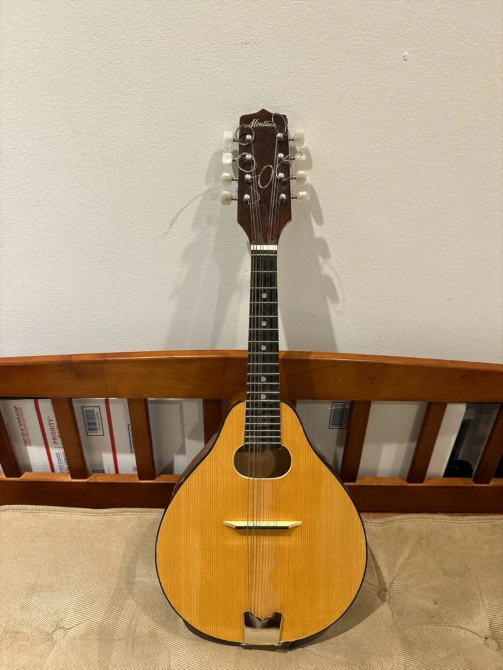Vintage Mandolin with Natural Wood Finish - Picture 4 of 6